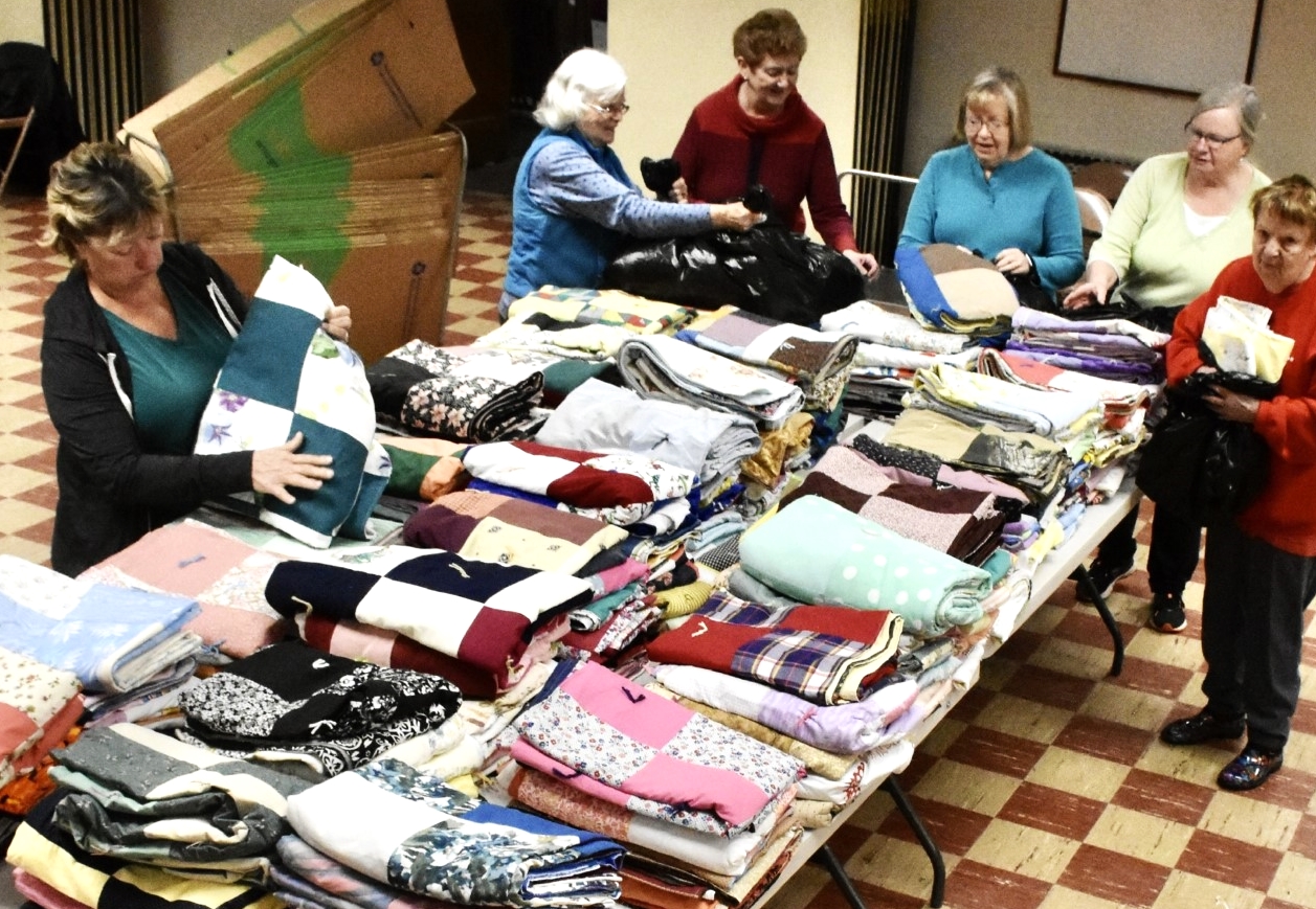 Church group provides quilts for Ukrainian refugees News, Sports